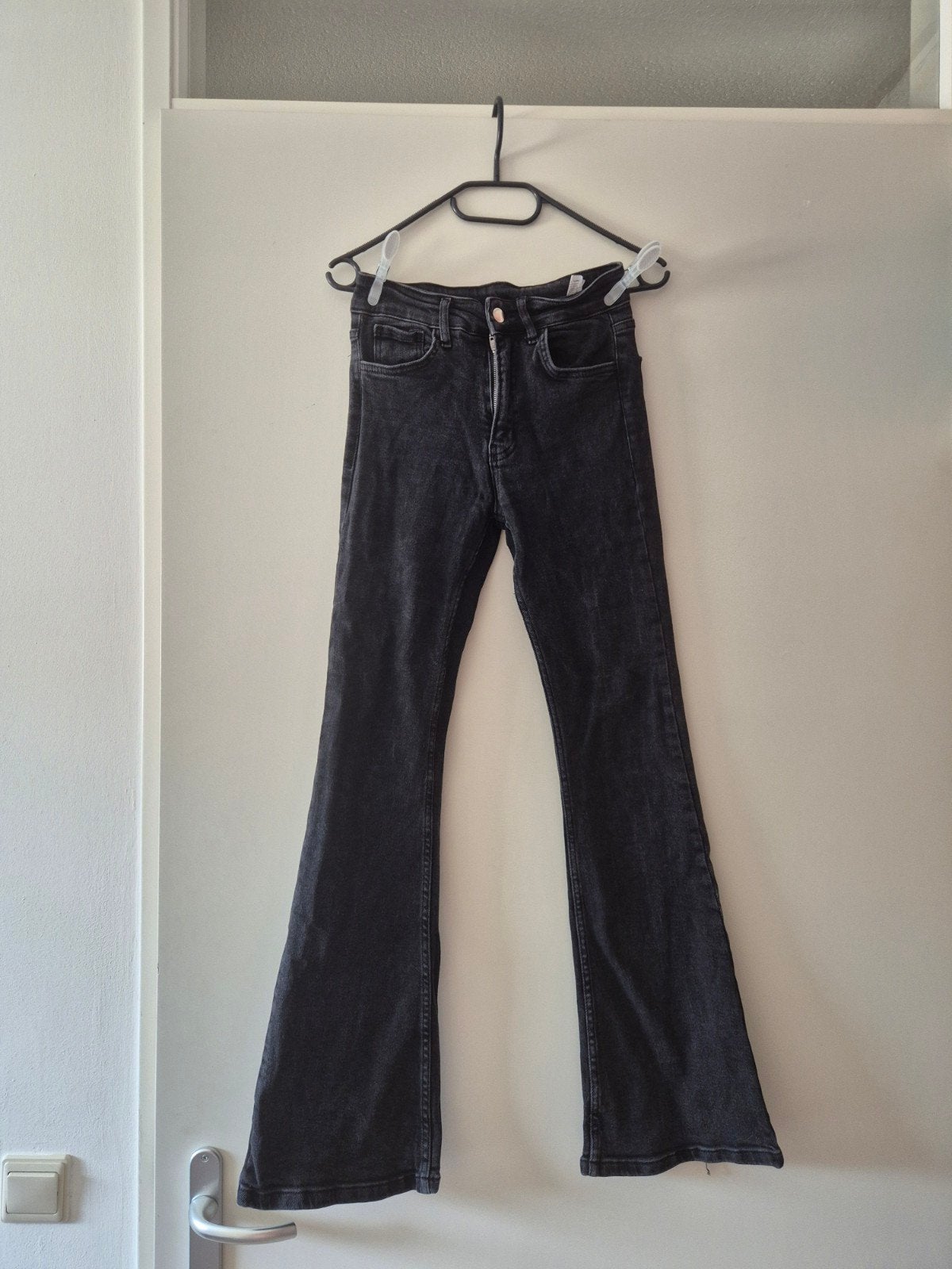 Zwarte flared jeans, Zwart, Ophalen of Verzenden, Zo goed als nieuw, Maat 36 (S)