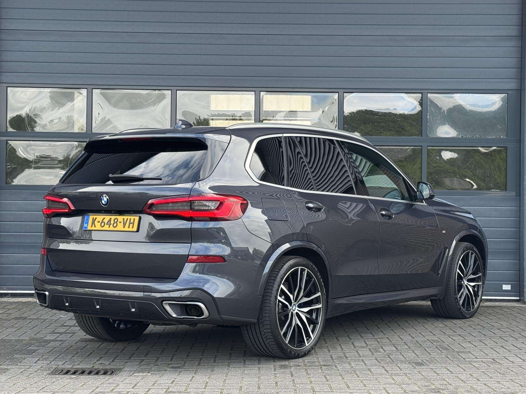 BMW X5 XDRIVE40I HIGH EXECUTIVE I M-SPORT I SCHUIF/KANTELDAK, Auto's, Gebruikt, Met garantie (alle), 340 pk, Leder
