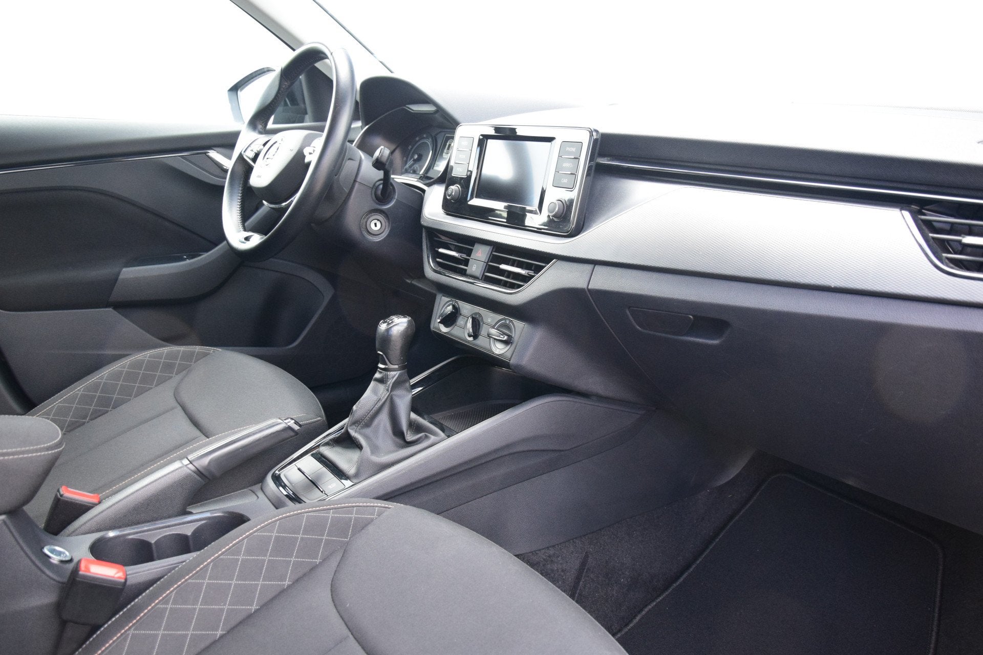 Skoda Kamiq 1.0 TSI Ambition Led Audio/Carplay Trekhaak 63dk, Auto's, Dealer onderhouden, Stof, Gebruikt, Origineel Nederlands