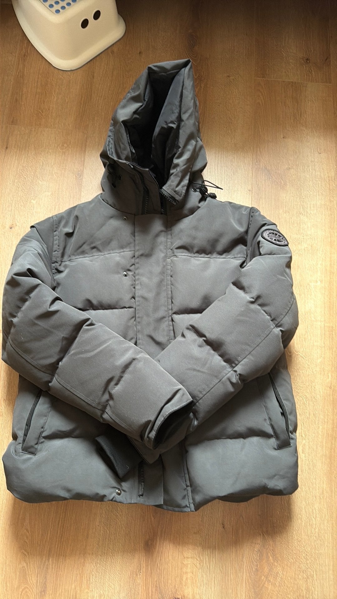 GLOEDNIEUWE CANADA GOOSE MAAT L, Ophalen of Verzenden, Zo goed als nieuw, Maat 52/54 (L), Grijs