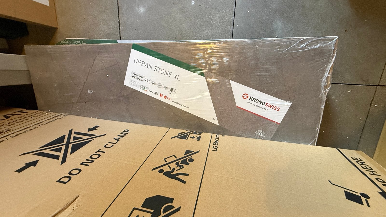 Kronoswiss Urban Stone XL Laminaat - Nieuw in verpakking, Ophalen, 30 cm of meer, Nieuw, Minder dan 5 m²
