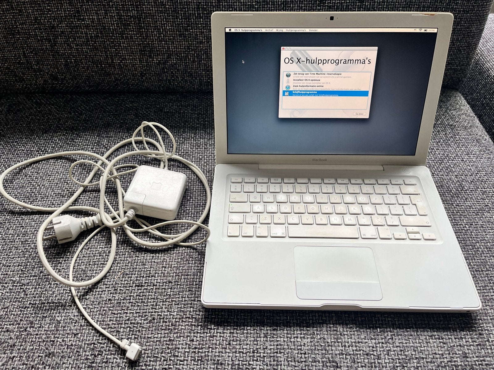 MacBook 5.2 uit 2009 - Wit, Computers en Software, Apple Macbooks, Gebruikt, Qwerty, 13 inch, Ophalen of Verzenden