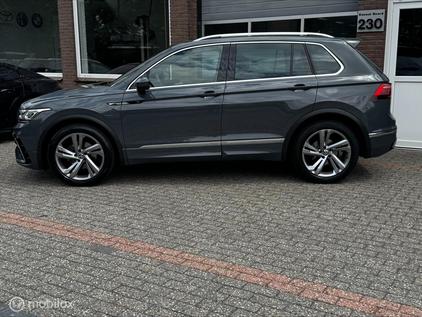 Volkswagen Tiguan 1.5 TSI R LINE DSG PANO/CAMERA/LED/ECC, 15 km/l, Euro 6, 4 cilinders, 150 pk