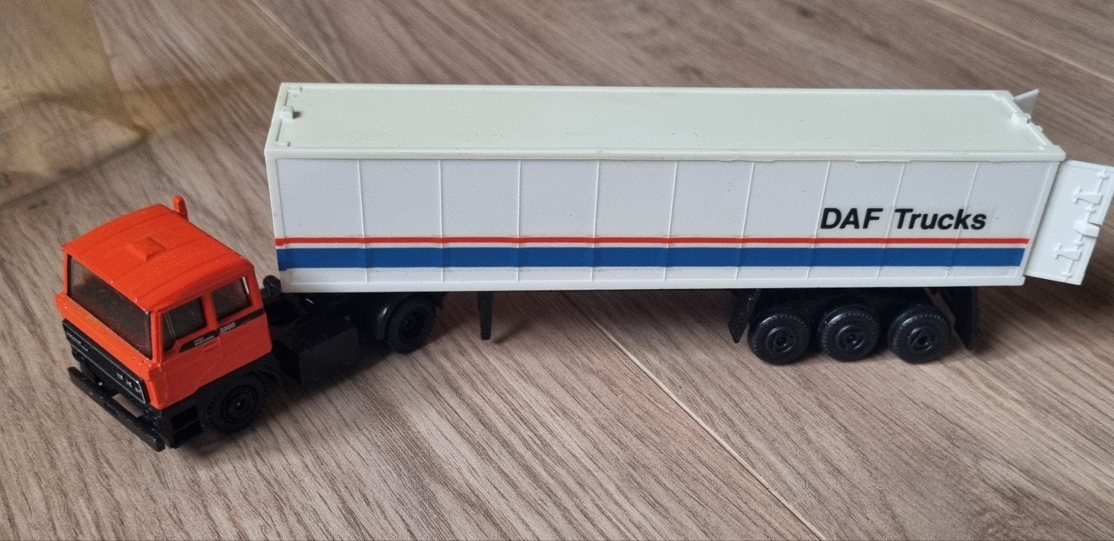 DAF Trucks Speelgoed Vrachtwagen met Trailer, Ophalen of Verzenden, Zo goed als nieuw, Bus of Vrachtwagen