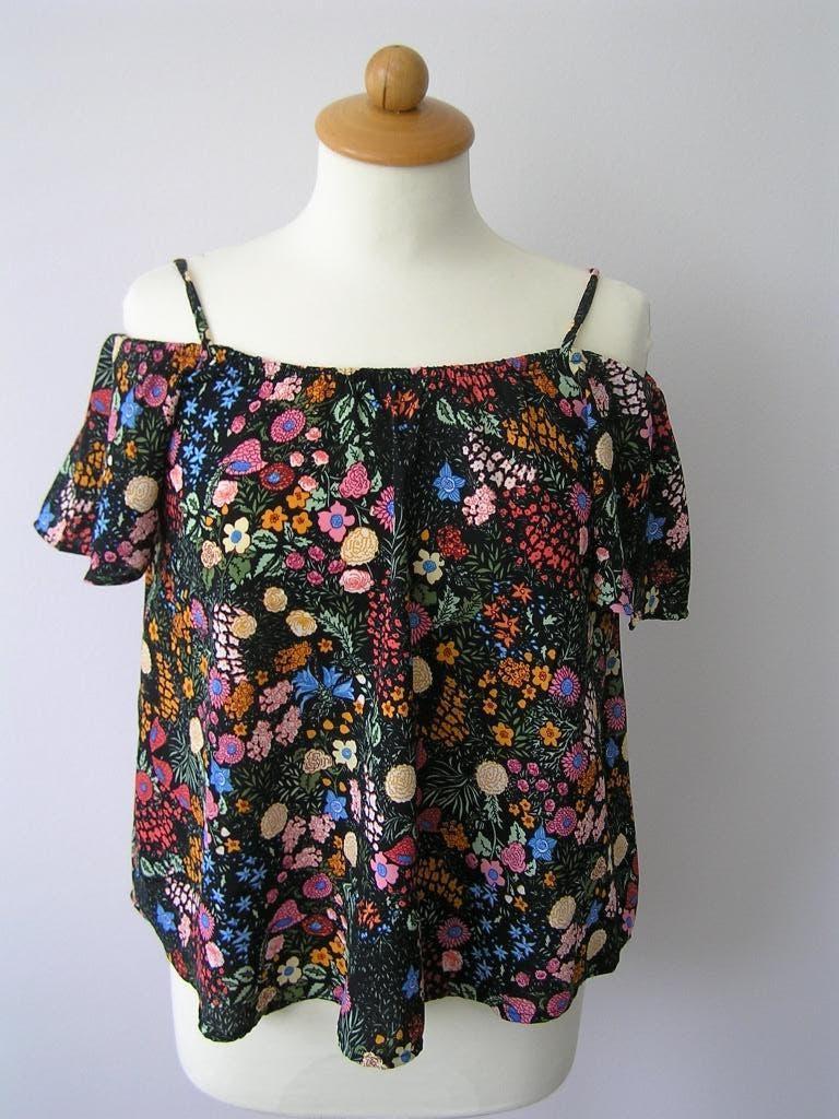 Mooie fleurige off-shoulder top maat 38., Maat 38/40 (M), Only, Nieuw, Ophalen of Verzenden
