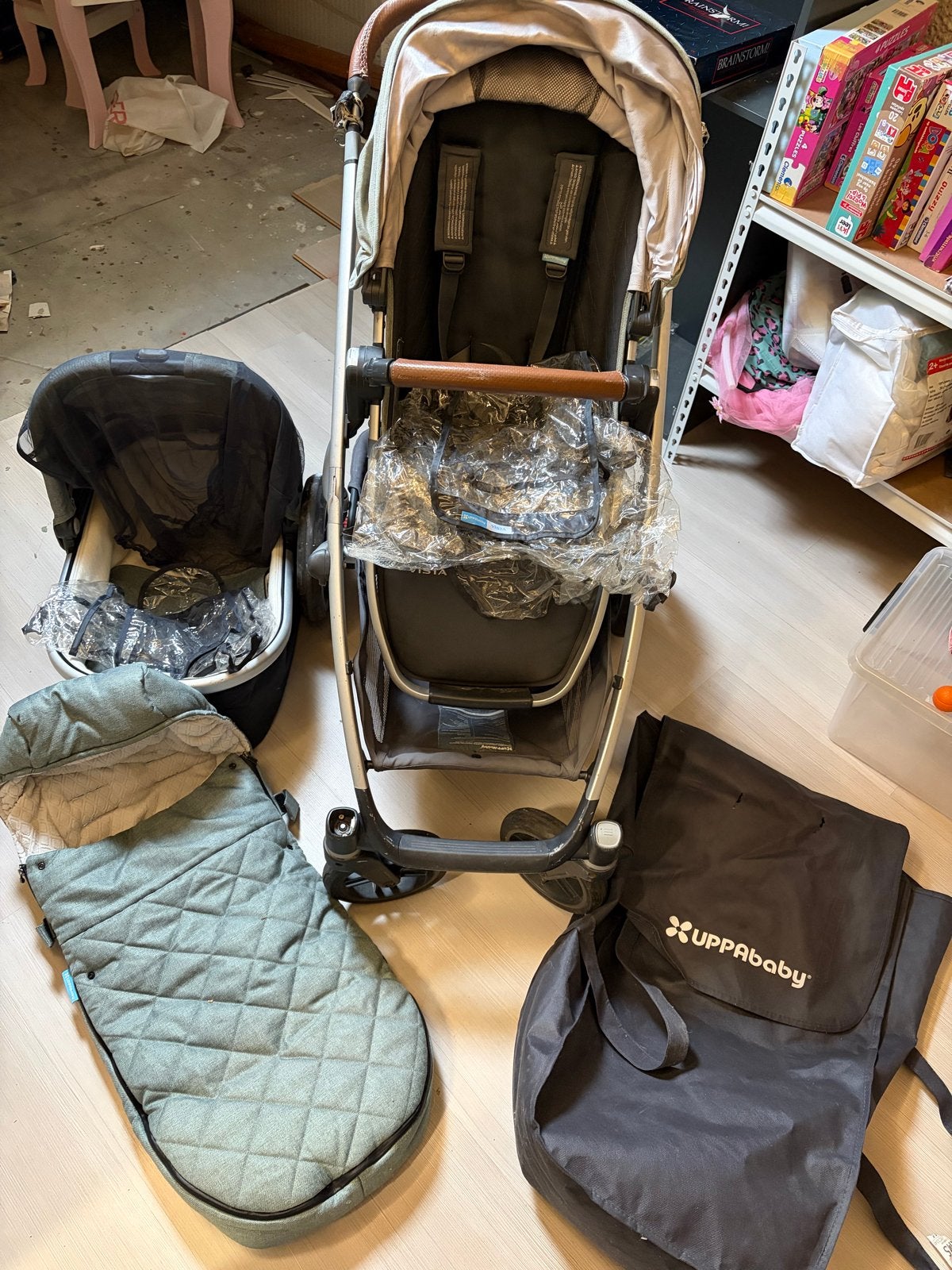 UppaBaby Vista V2 Combiwagen met Reiswieg en Voetenzak, Kinderen en Baby's, Kinderwagens en Combinaties, Gebruikt, Combiwagen