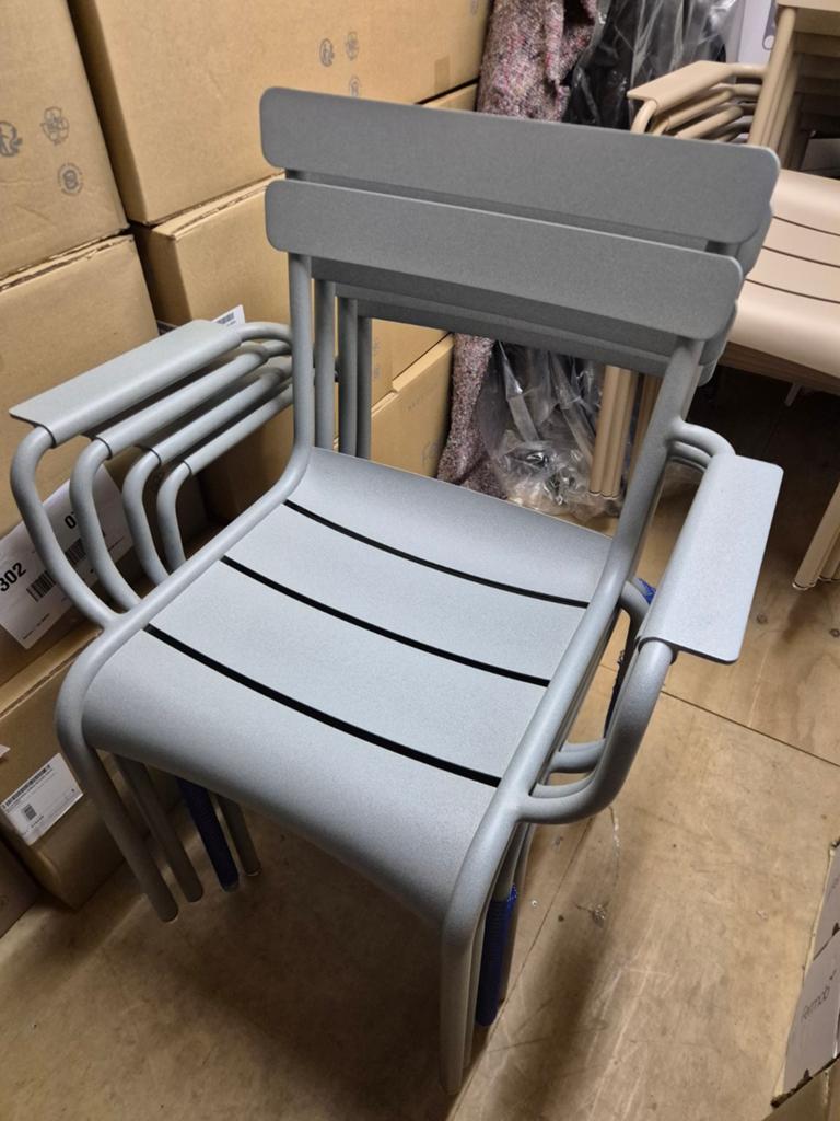 8x nieuwe fermob Luxembourg armstoelen grijs lapili, Ophalen of Verzenden, Nieuw