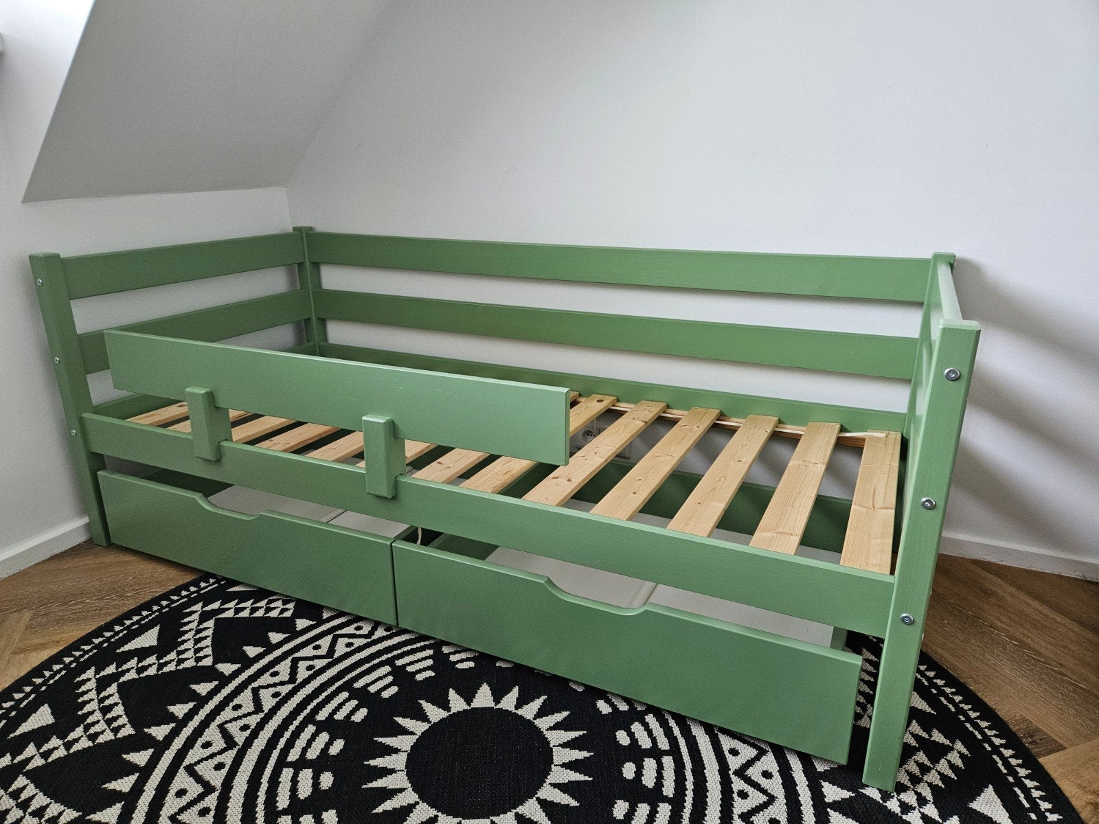 Hoppekids bed groen 70x160 met lades en uitvalbeveiliging, Ophalen, Gebruikt, 190 cm of minder, Groen