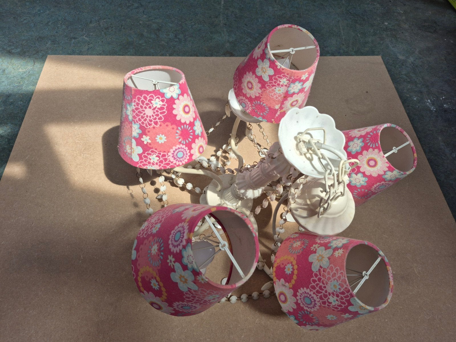 Leuke roze kroonluchter voor kinderkamer, Ophalen of Verzenden, Gebruikt, Metaal, Kinderkamer, Romantisch, Speels