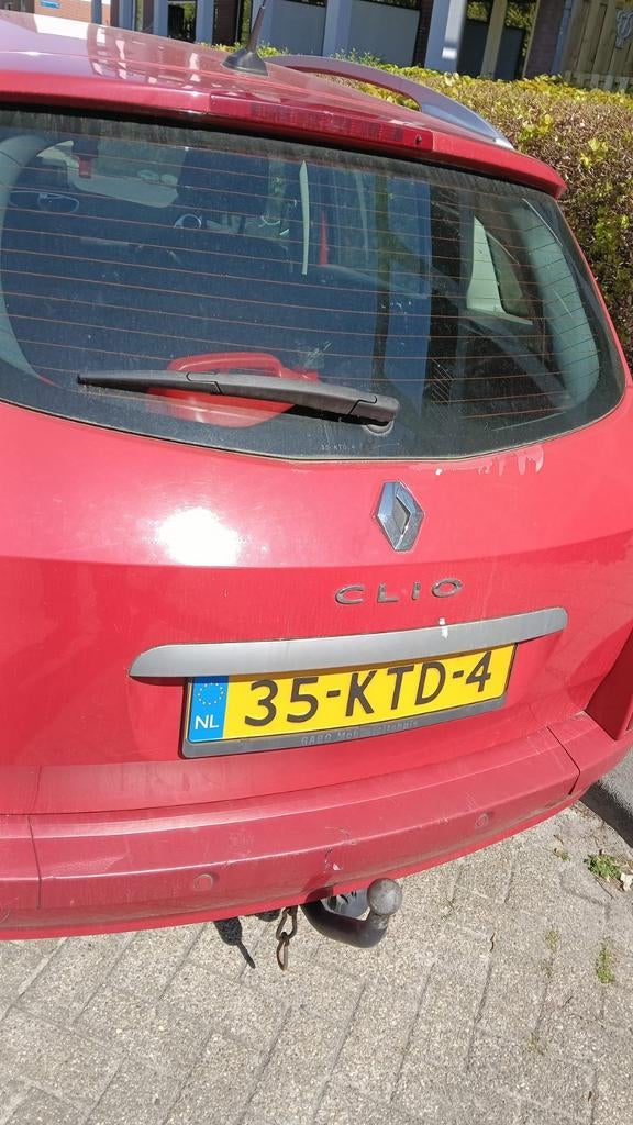 Renault Clio 1.6 16V 94KW Estate 2010 Rood, Auto's, Voorwielaandrijving, 535 kg, 1145 kg, 4 cilinders