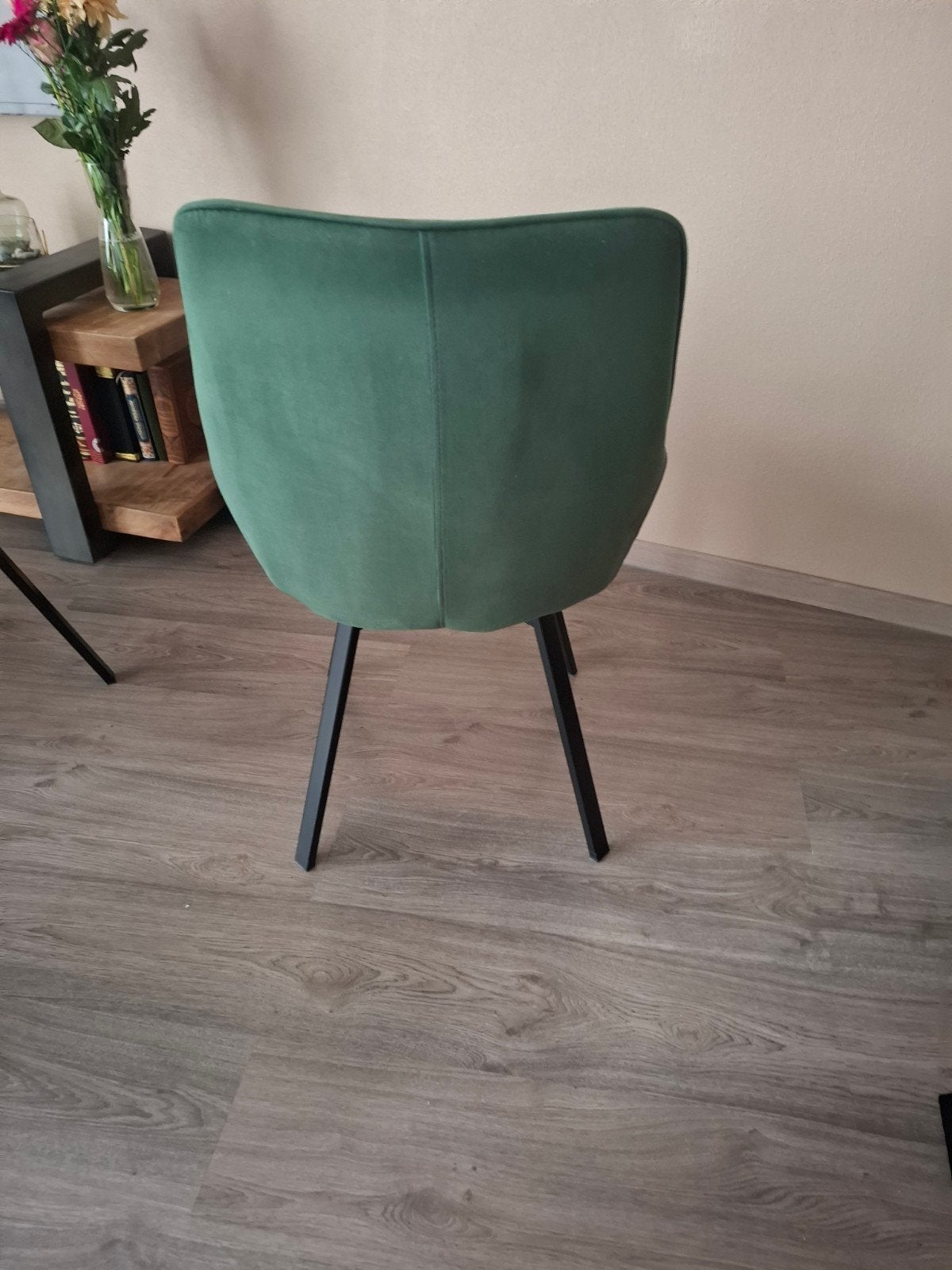 Groene velvet draaistoelen met zwarte metalen poten, Gebruikt, Overige kleuren, Ophalen of Verzenden, Stof