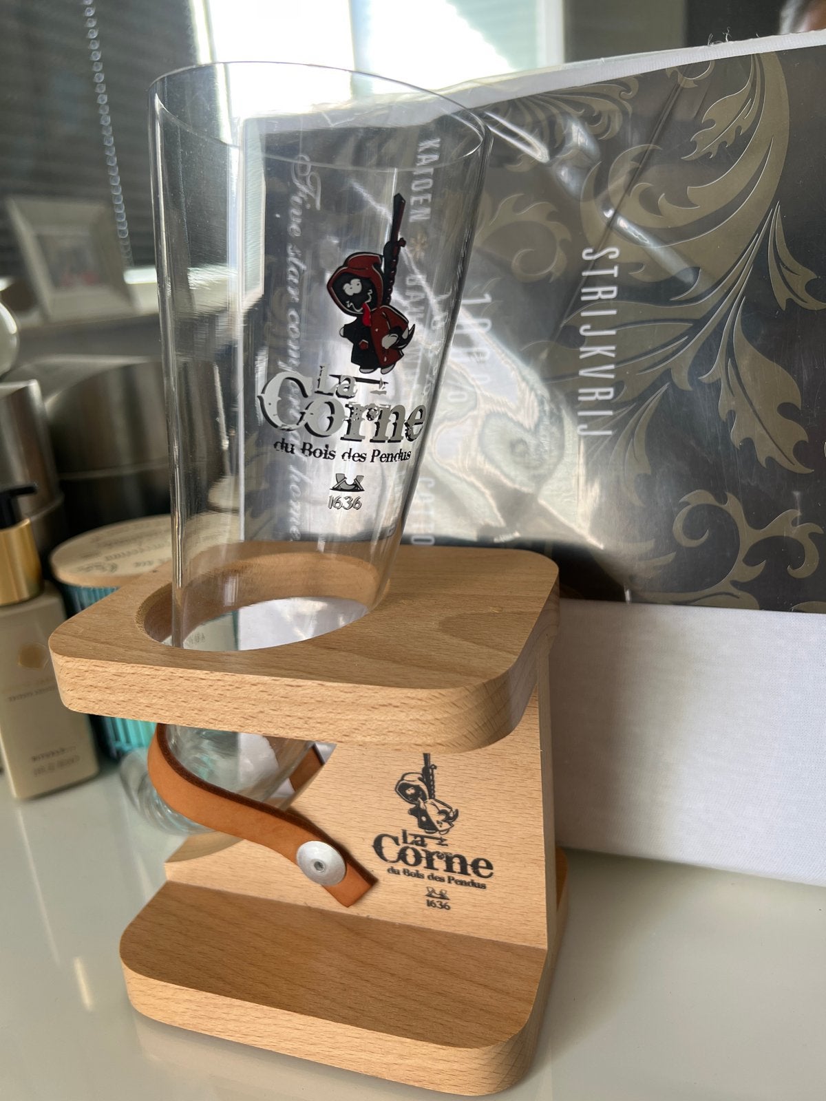 La Corne bierglas met houten standaard, Overige typen, Hout, Ophalen of Verzenden, Zo goed als nieuw