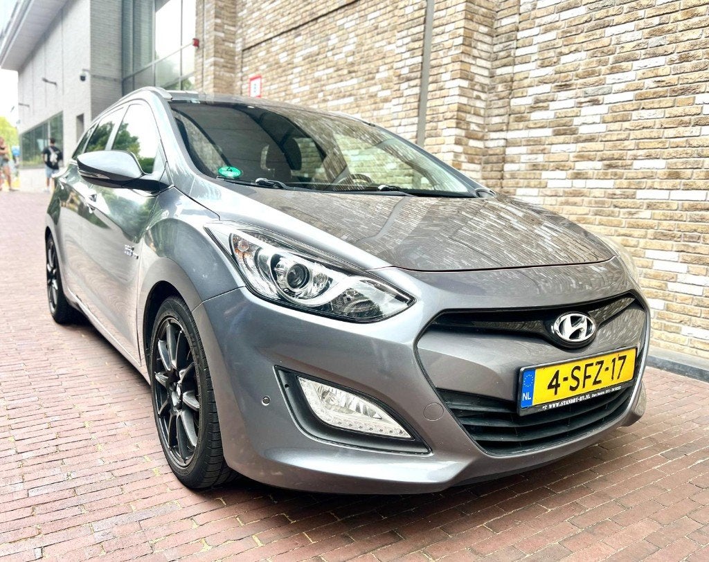 Hyundai i30 1.6 GDI Wagon I-Motion Grijs | Navi/NAP | Camera, Voorwielaandrijving, Stof, 4 cilinders, Origineel Nederlands