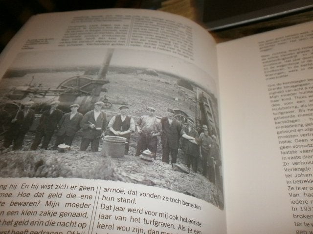 emmer-compascuum geschiedenis met afbeeldingen uit het veen, Ophalen of Verzenden, Zo goed als nieuw
