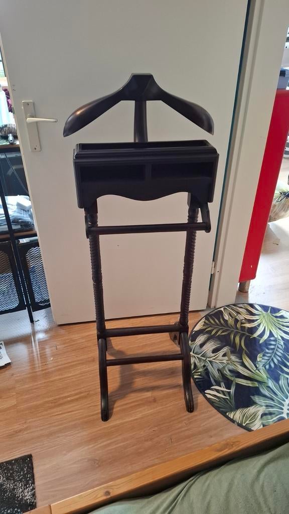 Kledingrek dressboy, Ophalen