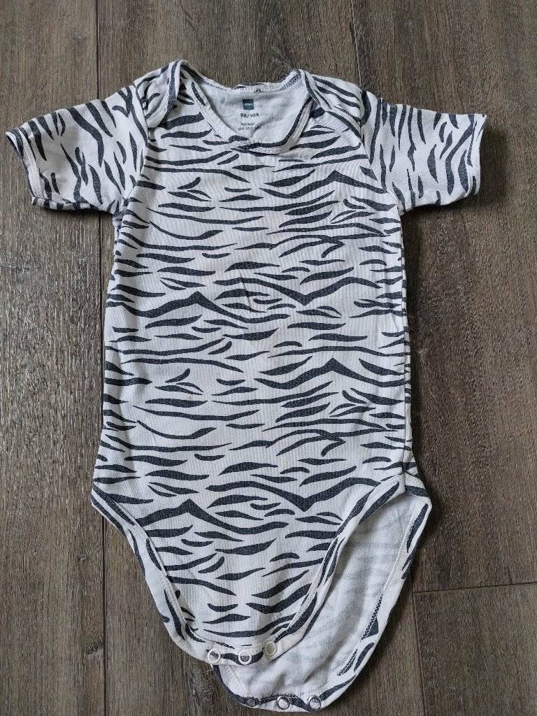 3 jongens rompers, korte mouw, mt 98/104, Kinderen en Baby's, Kinderkleding | Maat 98, Ophalen of Verzenden, Zo goed als nieuw