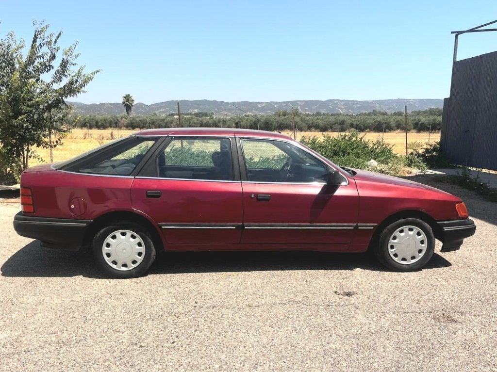 Ford Scorpio, 2.0i, bj '87, bijna oldtimer, rijklaar met apk, Auto's, Achterwielaandrijving, Handgeschakeld, Grijs, Sedan