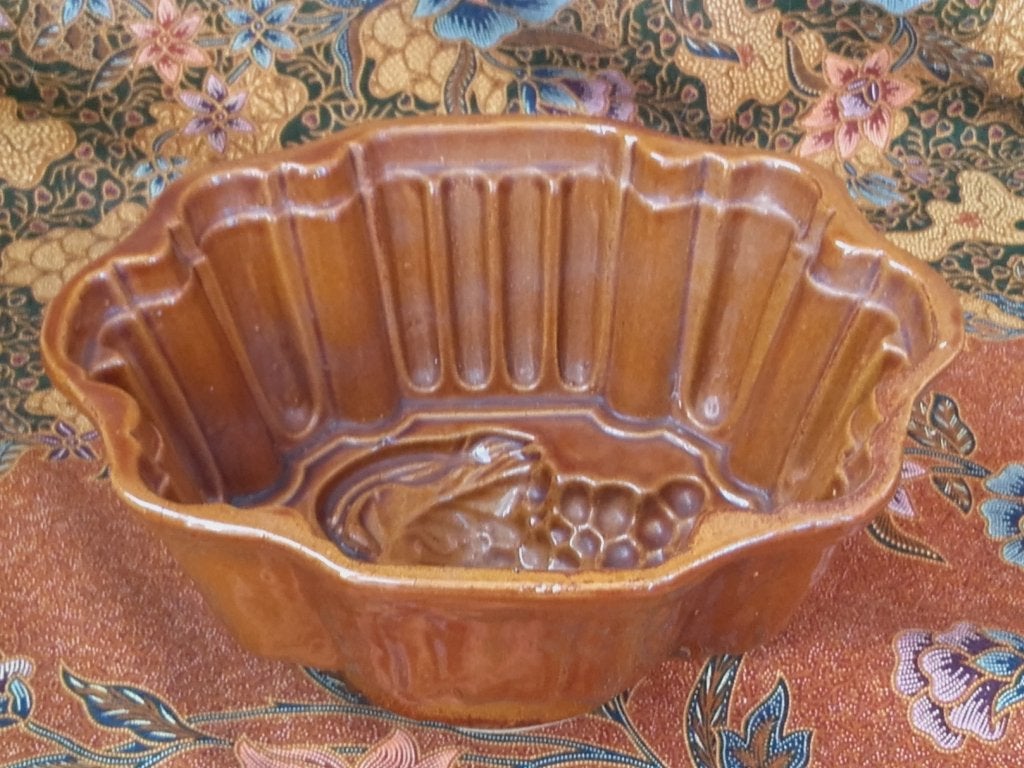 Mooie antieke druiventros puddingvorm uit Engeland 23,5 cm., Ophalen of Verzenden