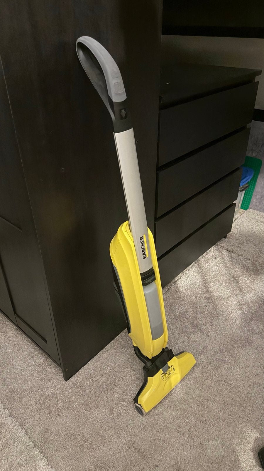 Kärcher Dweilmachine met 2 Borstels, Gebruikt, Kärcher, Draadloos, Ophalen of Verzenden
