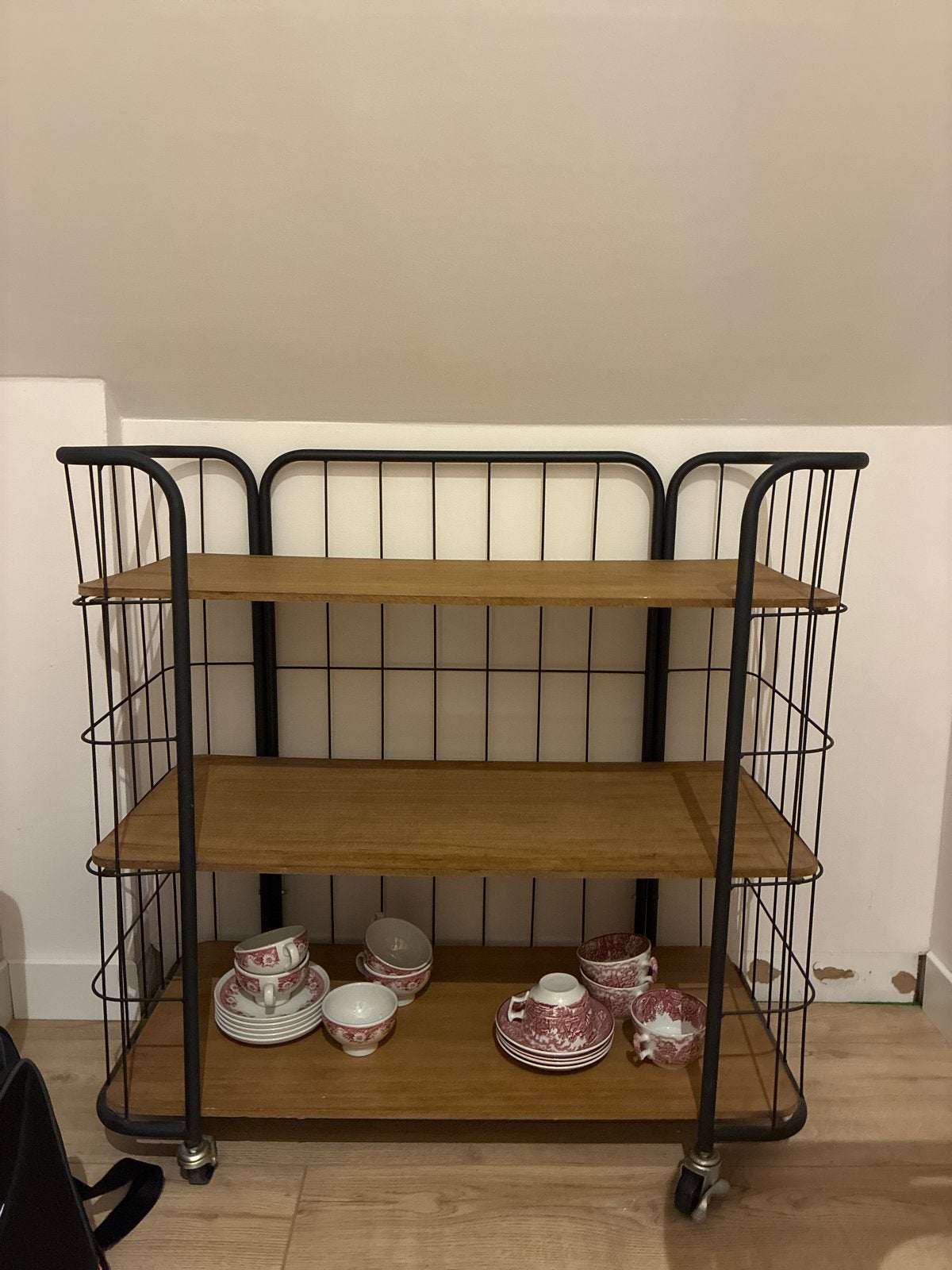 Industriële trolley/rek met 3 houten planken, Ophalen, Gebruikt