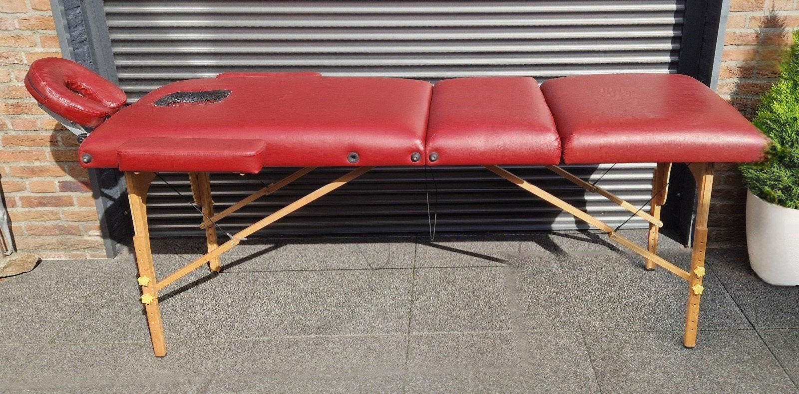 Massagetafel, rood met draagtas, Ophalen, Gebruikt, Massagetafel