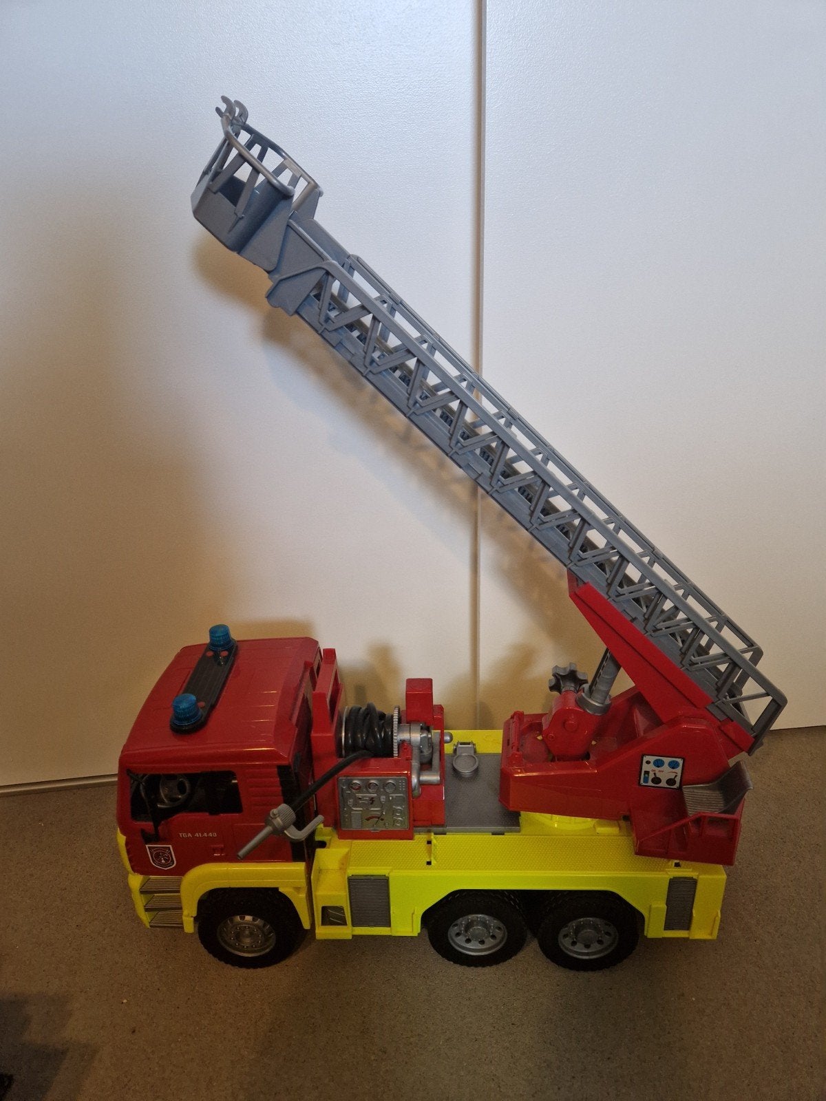 Grote brandweerwagen 45cm lang, Ophalen, Zo goed als nieuw