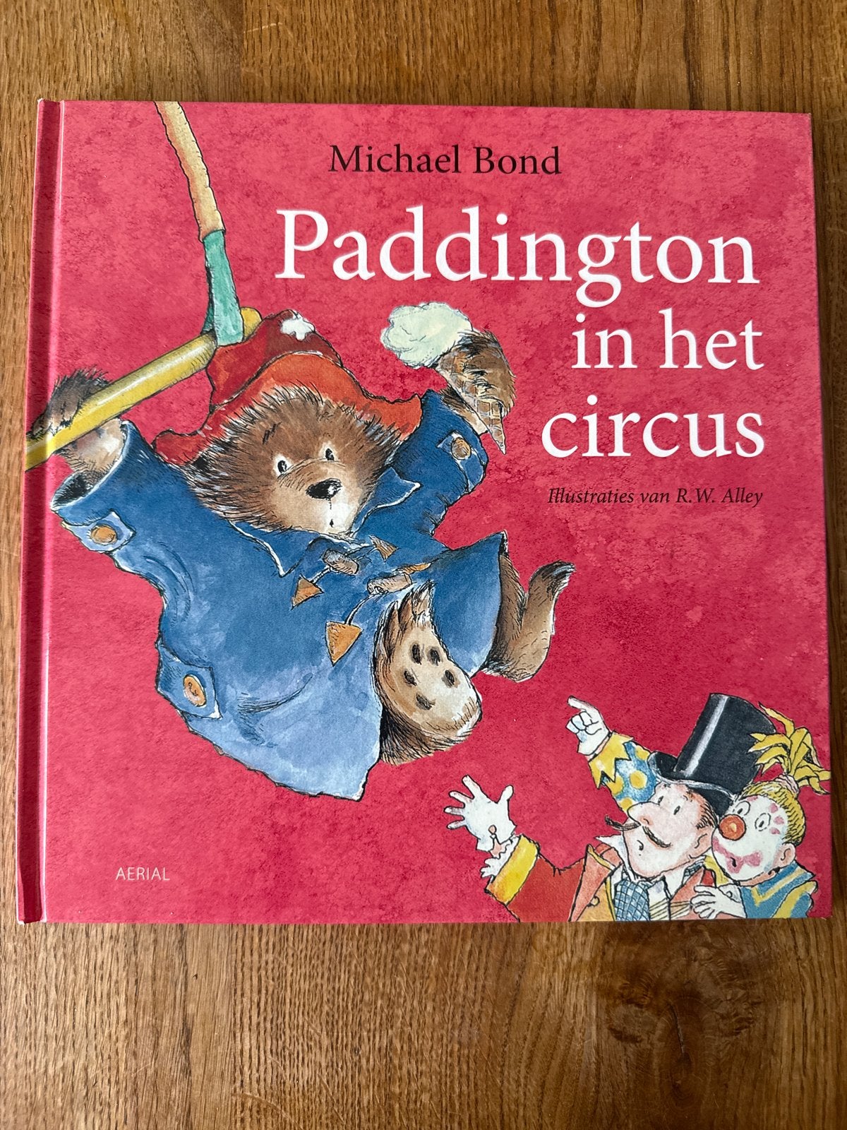 Paddington in het circus - Michael Bond, Ophalen of Verzenden, Gelezen