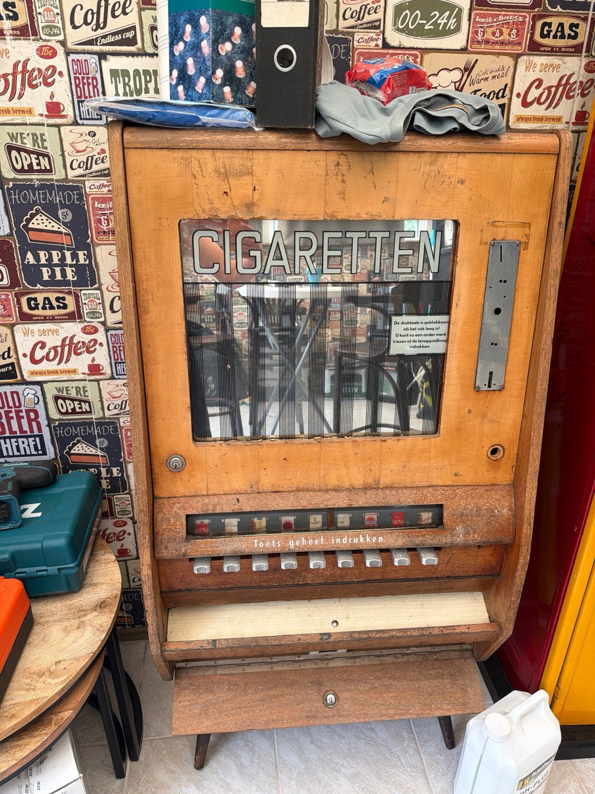 Vintage sigarettenautomaat - Houten retro design, Ophalen, Gebruikt
