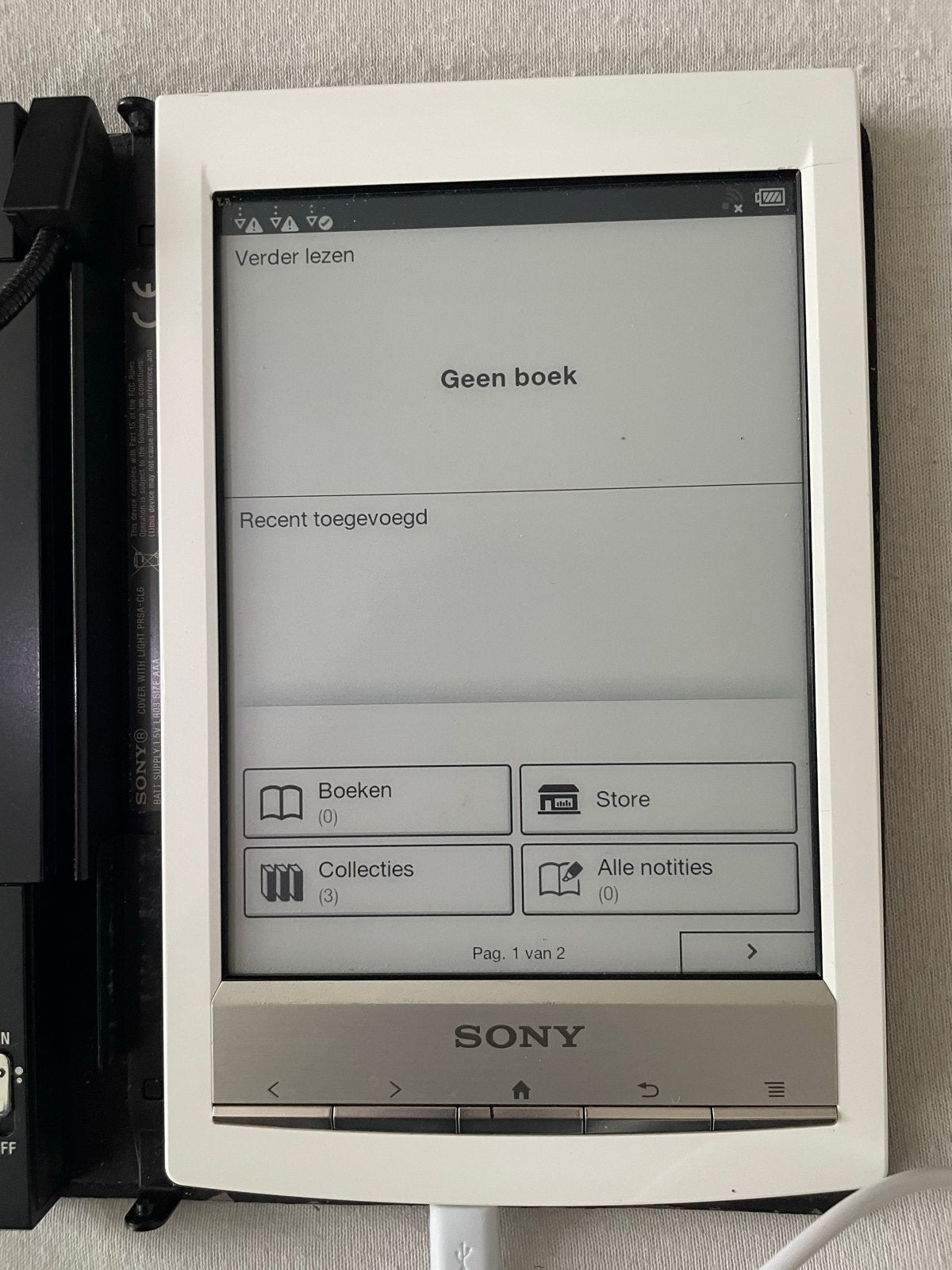 Sony Reader PRS-T1 e-reader met hoes en lampje, Computers en Software, Gebruikt, Ophalen of Verzenden, 4 GB of minder, Touchscreen