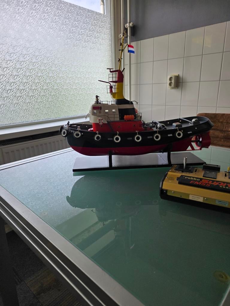 Robbe neptun sleepboot, Ophalen, Gebruikt, 1:32 tot 1:50