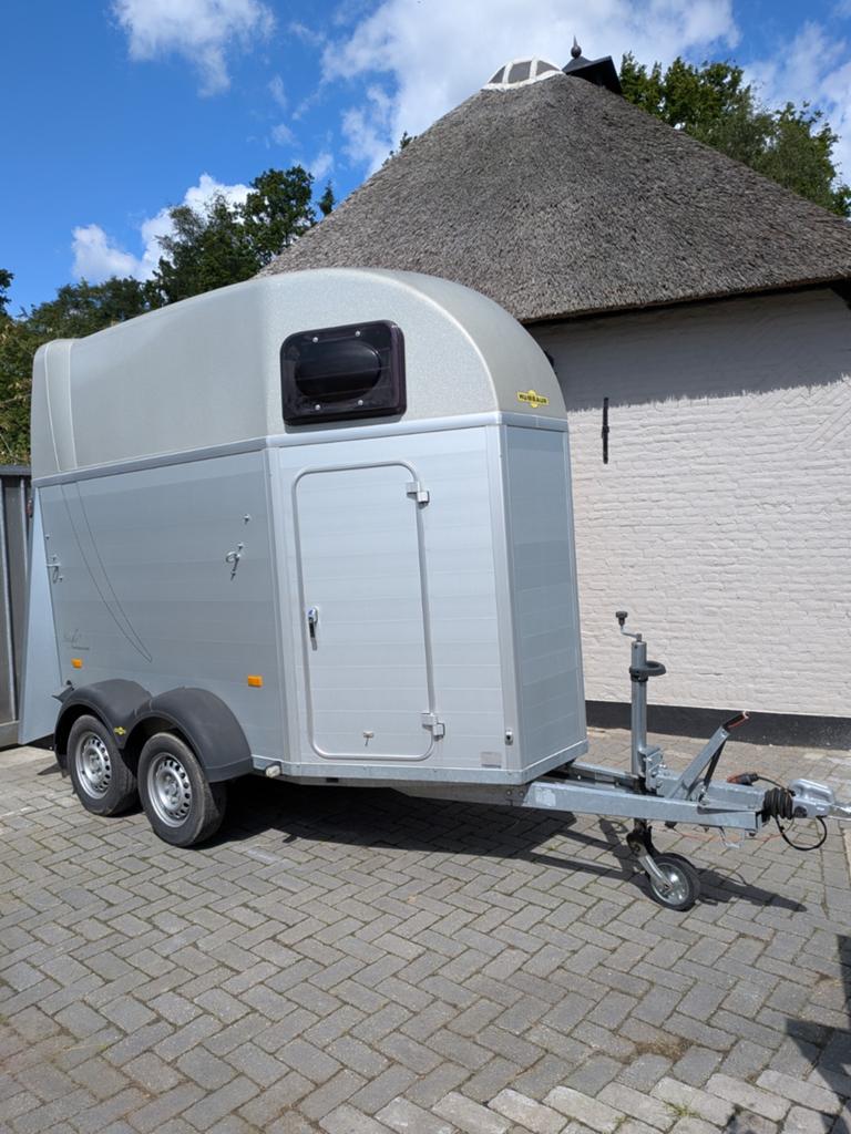 Humbaur 1,5 paards trailer, Ophalen of Verzenden, Zo goed als nieuw, Aluminium, 1½-paards trailer