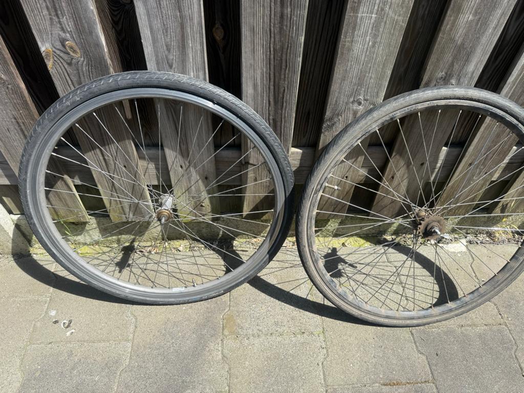28 inch fietswielen met terugtraprem (voor- en achterwiel), Fietsen en Brommers, Fietsonderdelen, Ophalen of Verzenden, Gebruikt