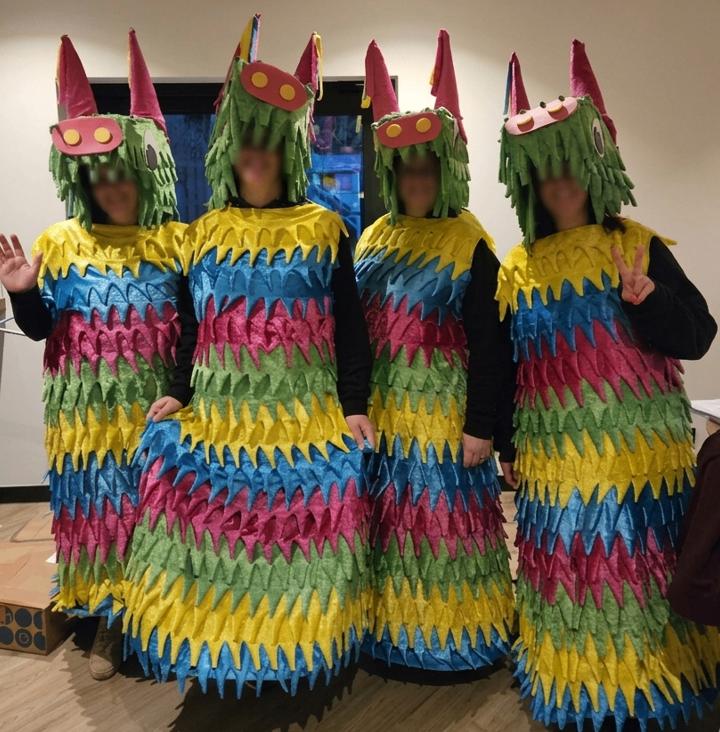 4 pinata verkleed pakken, carnaval, Ophalen, Gebruikt, Jongen of Meisje