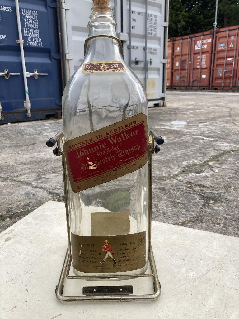 Johnnie Walker Red Label 4,5 liter met standaard 19" VINTAGE, Ophalen, Gebruikt, Gebruiksvoorwerp