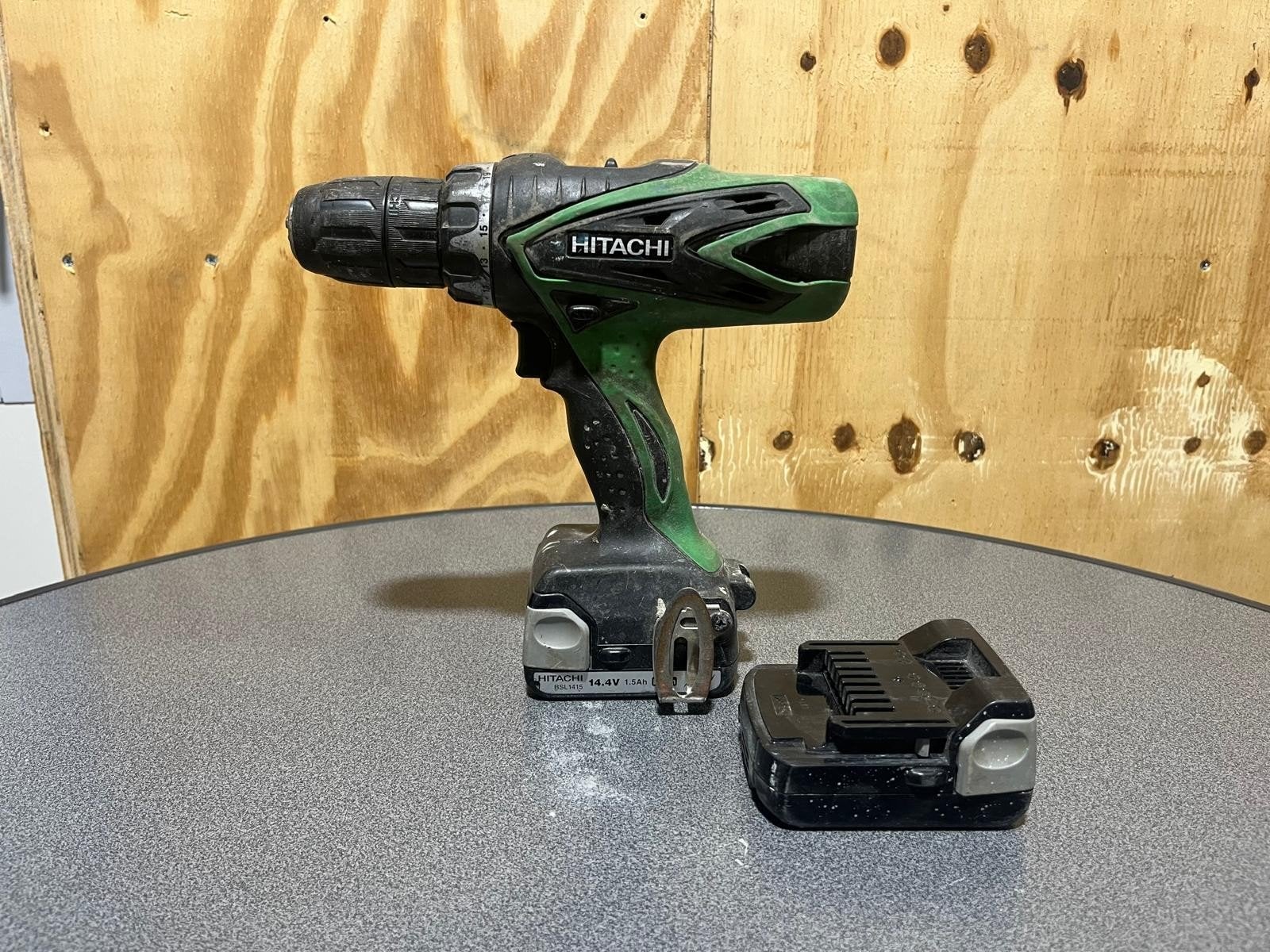 Hitachi accuboormachine 14,4 Volt in koffer, Doe-het-zelf en Verbouw, Gereedschap | Boormachines, Ophalen of Verzenden, Gebruikt