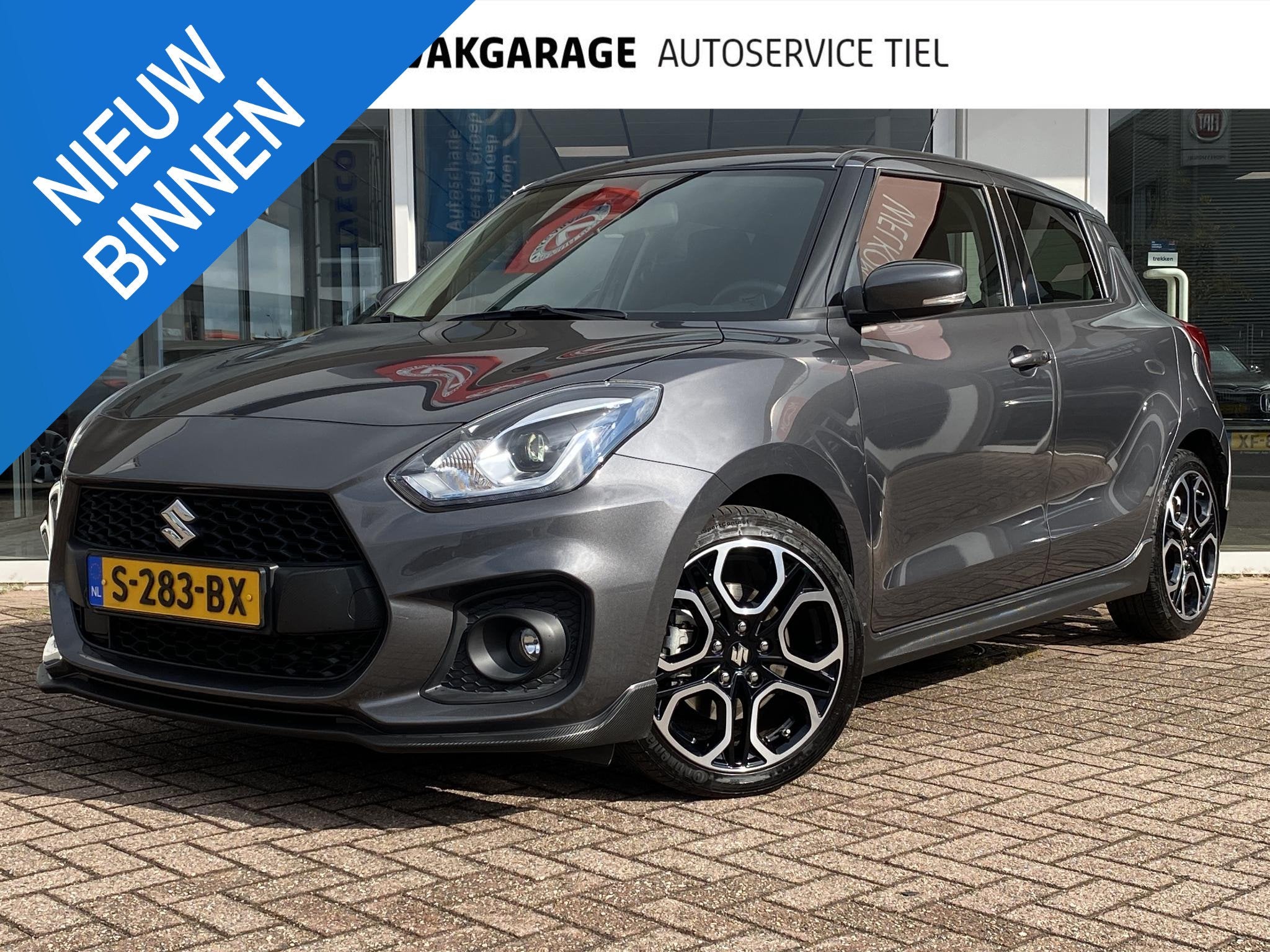 Suzuki Swift 1.4 Sport Smart Hybrid luxe uitvoering in nieuw, Auto's, Voorwielaandrijving, Stof, Euro 6, 4 cilinders