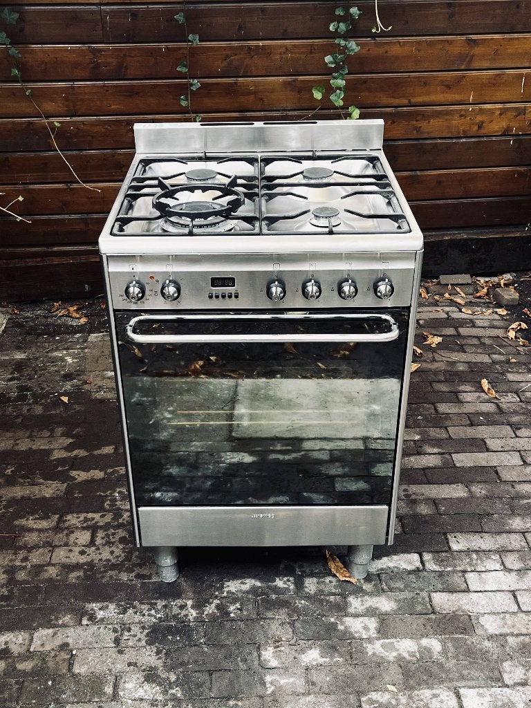 SMEGG fornuis 60cm RVS, 4 pits, oven, Ophalen, Gebruikt, 4 kookzones, Gas