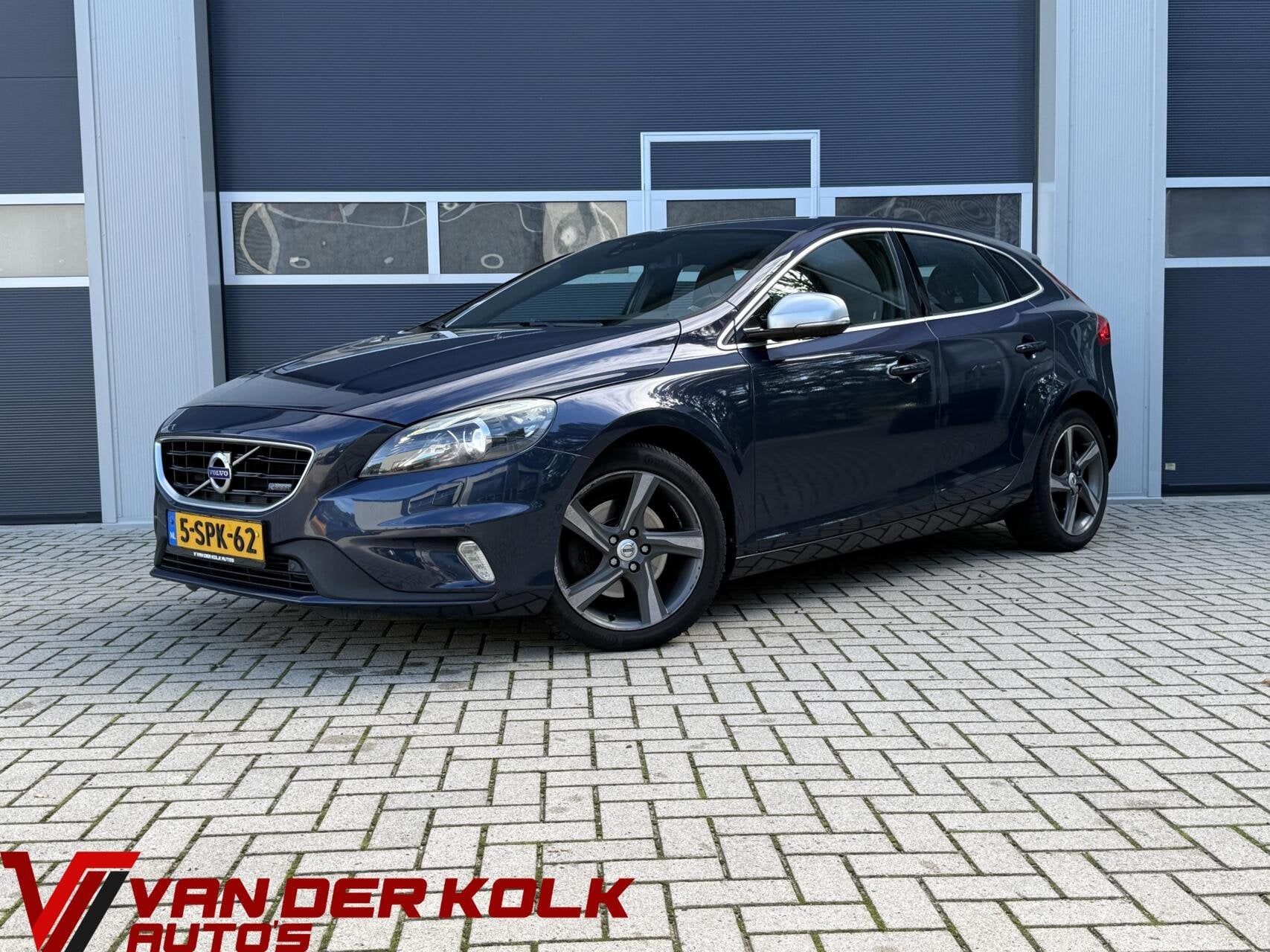 Volvo V40 1.6 T3 R-Design 180 PK Polestar | Xenon | Alcantar, Voorwielaandrijving, Gebruikt, Verwarmde buitenspiegels, 4 cilinders