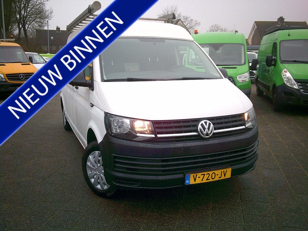 Volkswagen Transporter 2.0 TDI L2H2 Comfortline VOORZIEN VAN, Auto's, Voorwielaandrijving, Stof, Gebruikt, Euro 6
