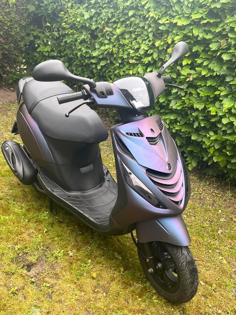 😍SUPER MOOIE Zip 4T 2v mat cameleon bwjr 2018 brom.😍, Fietsen en Brommers, Scooters | Piaggio, Ophalen, Zo goed als nieuw, Benzine