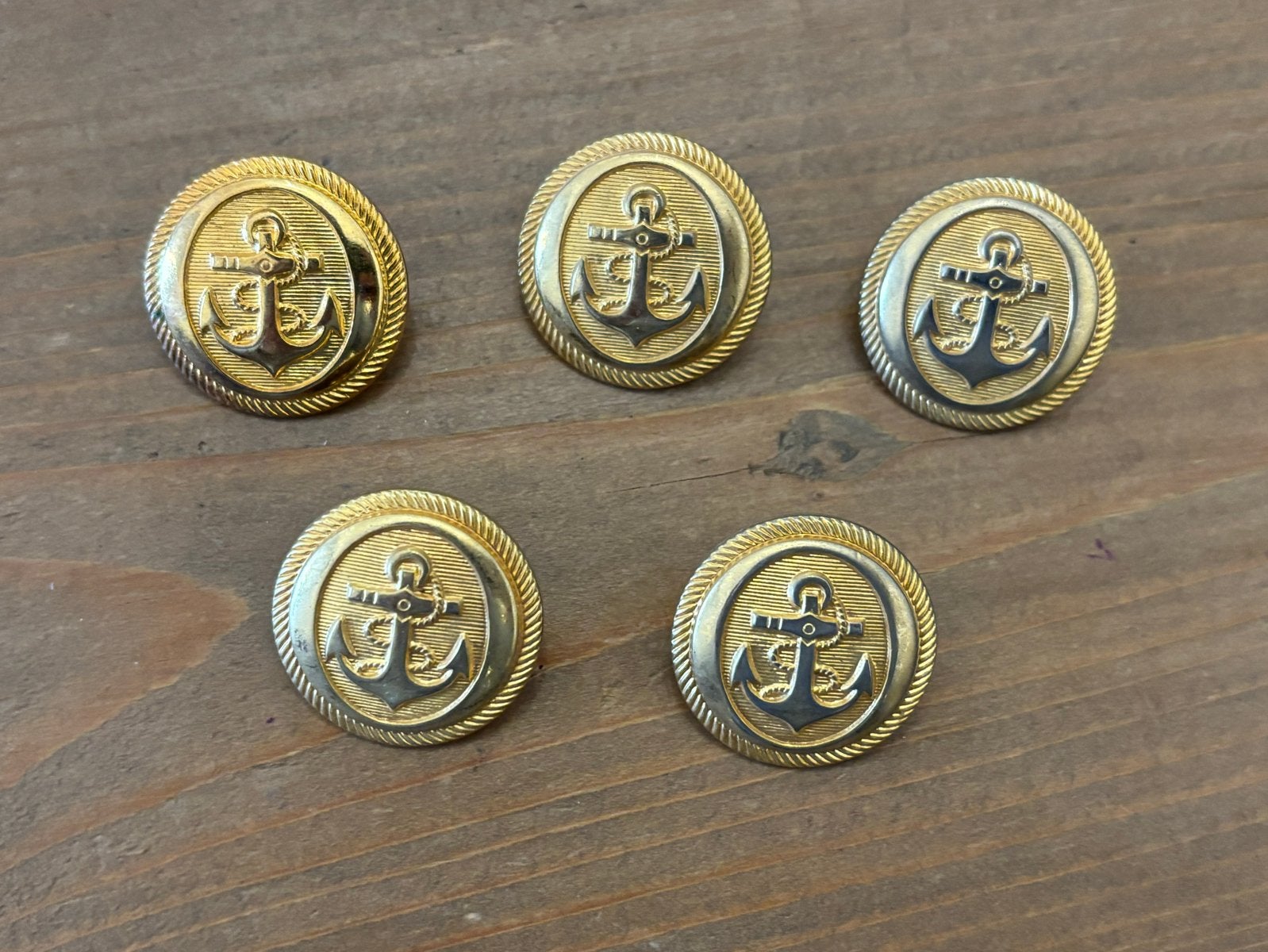 Marine knopen met anker - Leger goudkleurig - knoop, Ophalen of Verzenden, Marine, Embleem of Badge