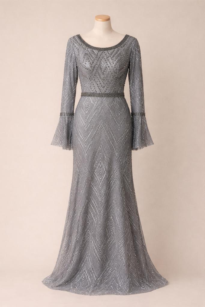 TE HUUR GRIJS/ZILVEREN JURK., Kleding | Dames, Gelegenheidskleding, Zo goed als nieuw, Galajurk, Grijs, Ophalen of Verzenden