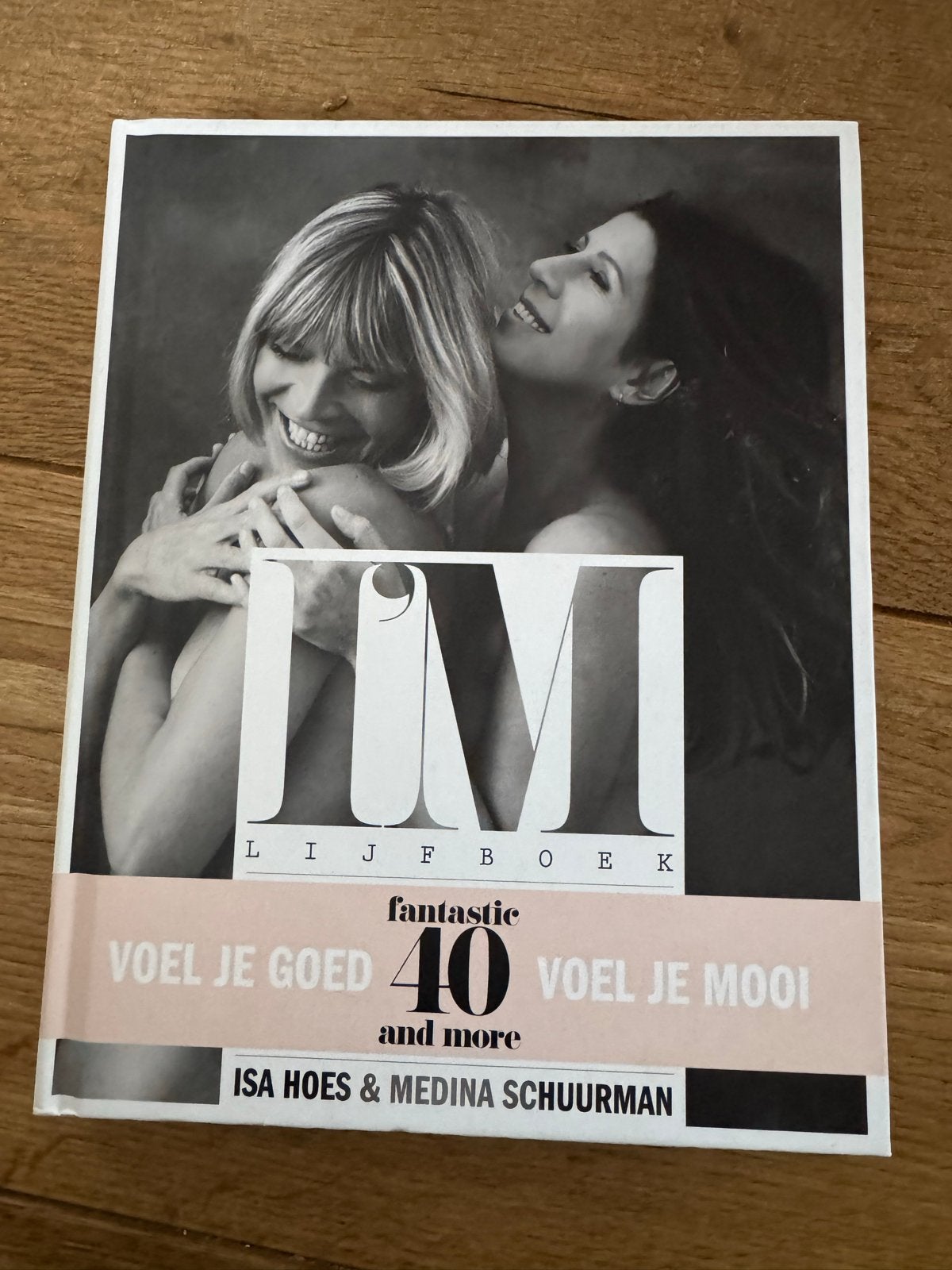 I'M Lijfboek: Voel je goed, voel je mooi - Isa Hoes & Medina, Ophalen of Verzenden, Zo goed als nieuw, Gezondheid en Conditie