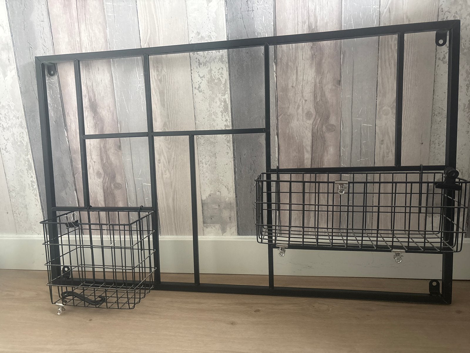 Zwart metalen wandrek met manden - Industrieel design, Ophalen, Gebruikt