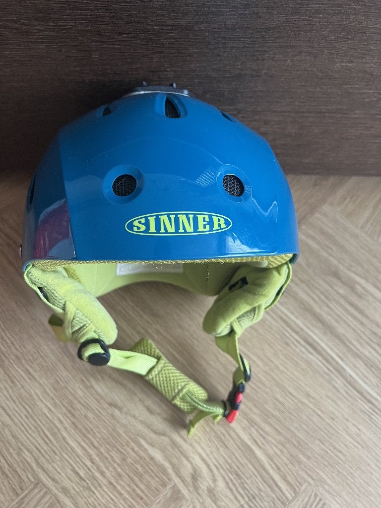 Kinder ski-helm (maat XS) - met go-pro houder bovenop, Overige merken, Gebruikt, Overige typen, Ophalen of Verzenden