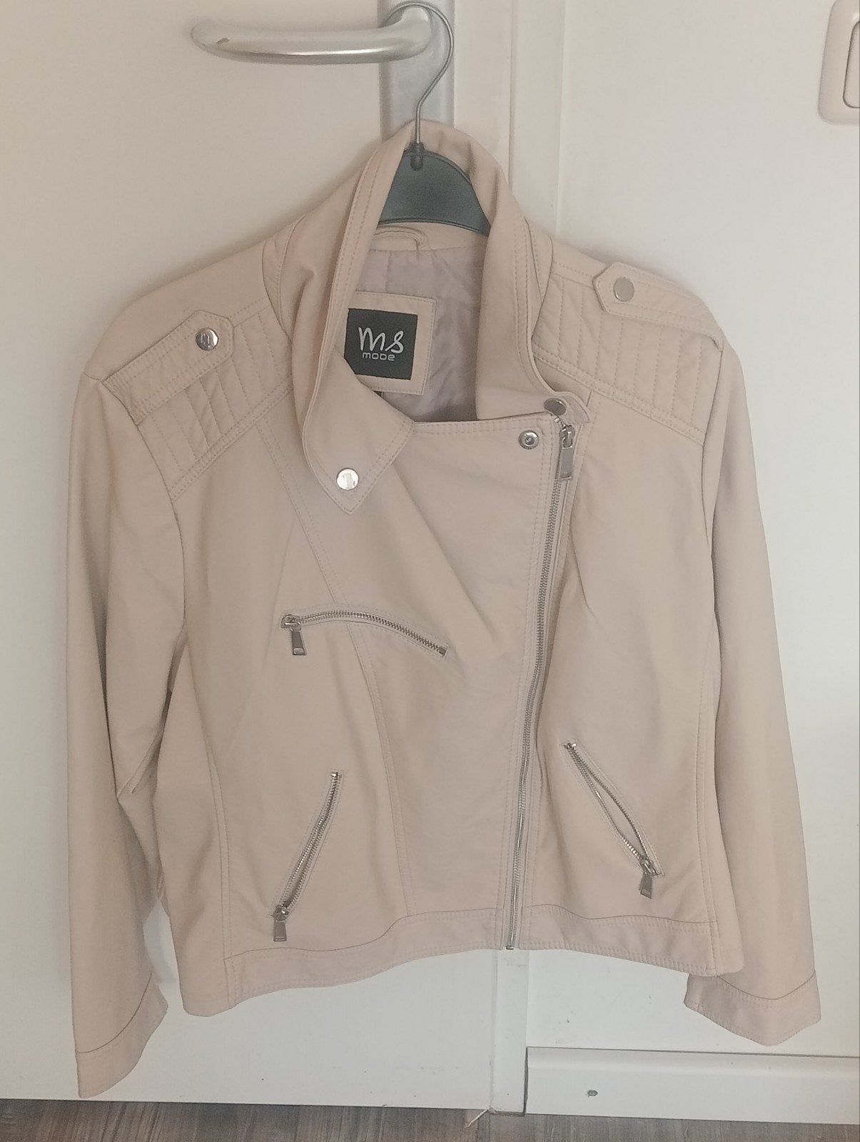 te koop leuke beige dames jas, Beige, Maat 46/48 (XL) of groter, Ophalen of Verzenden, Zo goed als nieuw