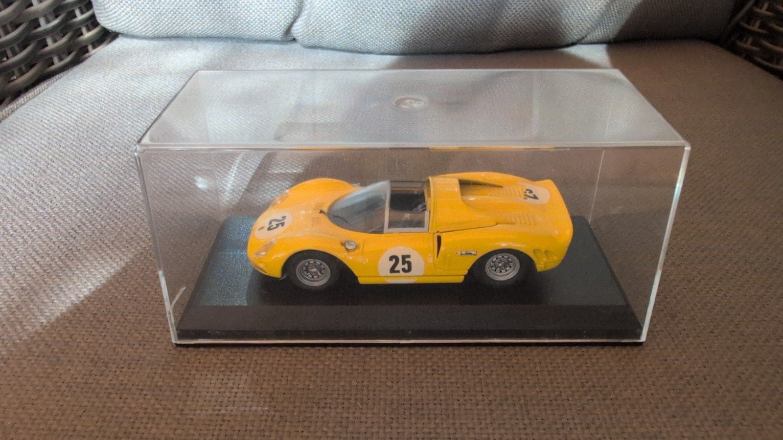 Ferrari 330 P4 BEST Model - Geel, schaalmodel, Ophalen of Verzenden, Zo goed als nieuw, Overige typen