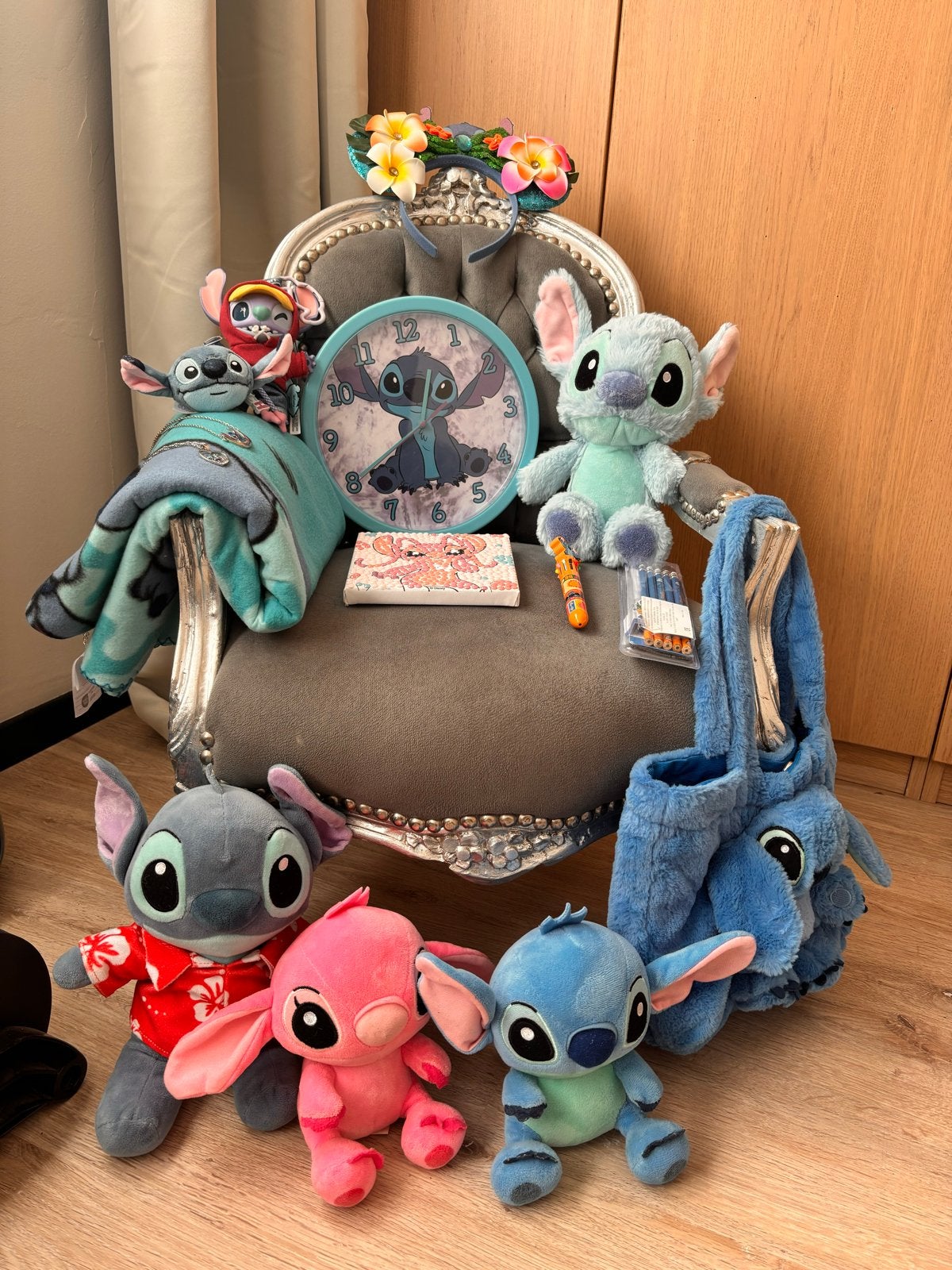 Grote Disney Stitch Collectie - Knuffels, Klok, Sieraden .., Ophalen of Verzenden, Overige figuren, Zo goed als nieuw, Knuffel