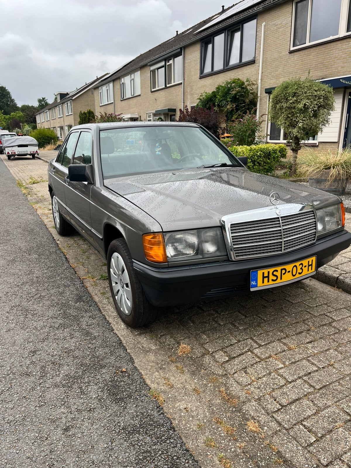Mercedes  190d. 2.5 diesel automaat 1987 top staat., Auto's, Diesel, Grijs, Sedan, Zilver of Grijs