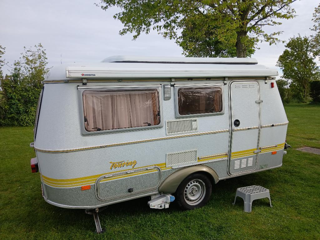 Eriba Triton touring, met mover , voortent en luifel, Standaardzit, Dwarsbed, Schokbreker, Tot en met 3